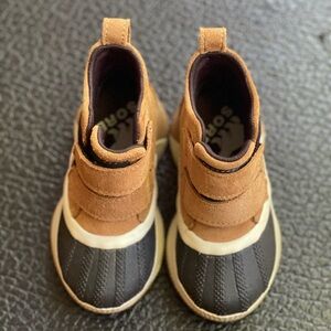 Sorel Kids Boots in Tan and Black